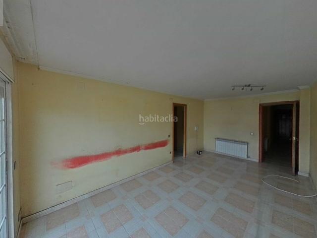 Piso en venta en Ripollet, Can Mas. Este apartamento de 85 m en Ripollet, Barcelona, ofrece 3 habitaciones, 2 baños y un balcón, en un entorno residencial bien conect. Pisos.