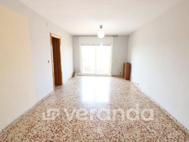 Piso en venta en Ripollet, Casc Antic. 4 HABITACIONES 100 M2. BALCON PARQUING OPCIONAL. Pisos.