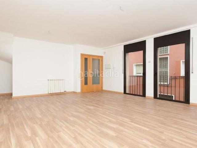 Piso en venta en Ripollet, Casc Antic. Piso en venta en calle Estrella. Pisos.