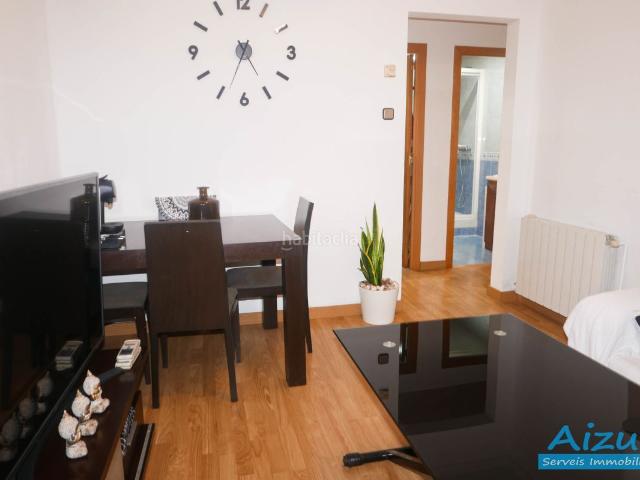 Piso en venta en Ripollet, Centre. Piso en zona Tamarit de Ripollet ¡ VIVIENDA ALQUILADA !. Pisos.