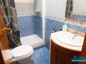 Piso en venta en Ripollet, Centre. Piso en zona Tamarit de Ripollet ¡ VIVIENDA ALQUILADA !. Pisos.