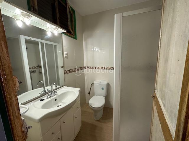 Piso en venta en Riudecols. OPORTUNITAT DHABITATGE I MAGATZEMS VARIS AL CENTRE. Pisos.