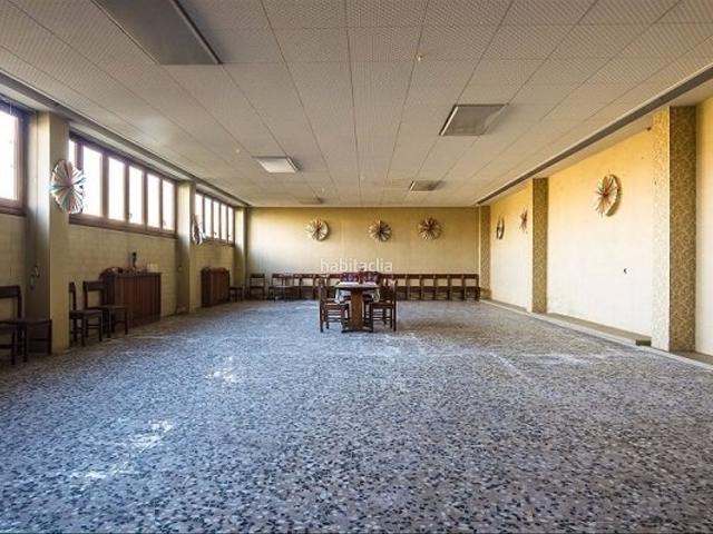 Piso en venta en Roda de Ter. EDIFICIO MULTIUSOS CON VIVIENDA. Pisos Roda de.