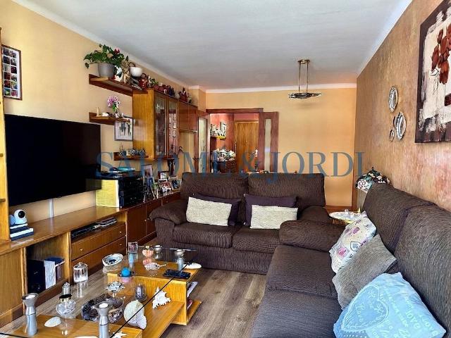 Piso en venta en ronda D'alfons X El Savi, Mataró, de 101 m² 4 habitaciones por 340.000