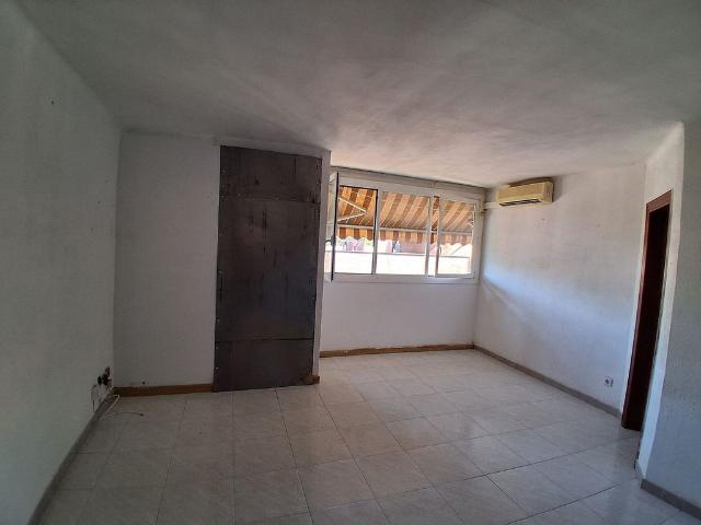 Piso en venta en ronda De Collsalarca, Sabadell, de 65 m² 3 habitaciones por 129.100