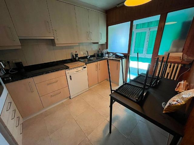 Piso en venta en ronda De Francesc Camprodon, Vic, de 90 m² 4 habitaciones por 265.000