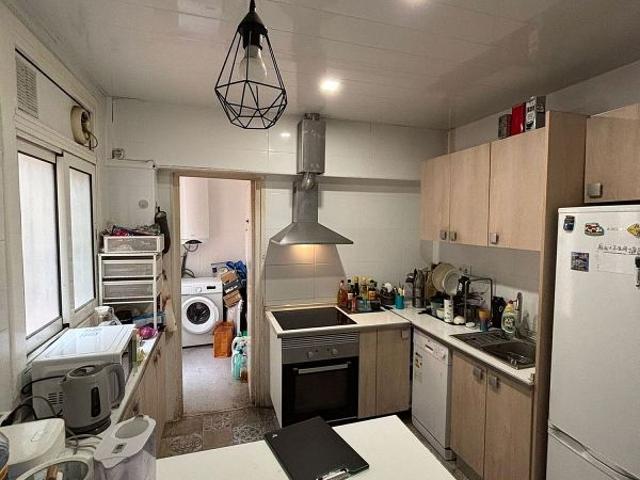 Piso en venta en ronda De Sant Antoni, Barcelona, de 88 m² 3 habitaciones por 420.000