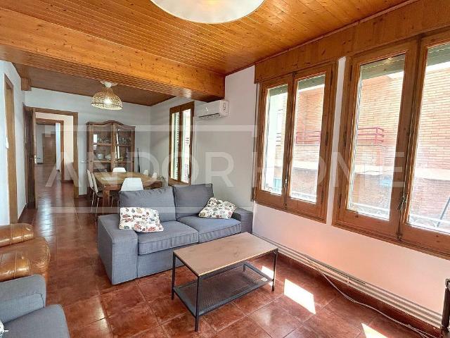 Piso en venta en ronda De Sant Antoni, Barcelona, de 117 m² 4 habitaciones por 499.000