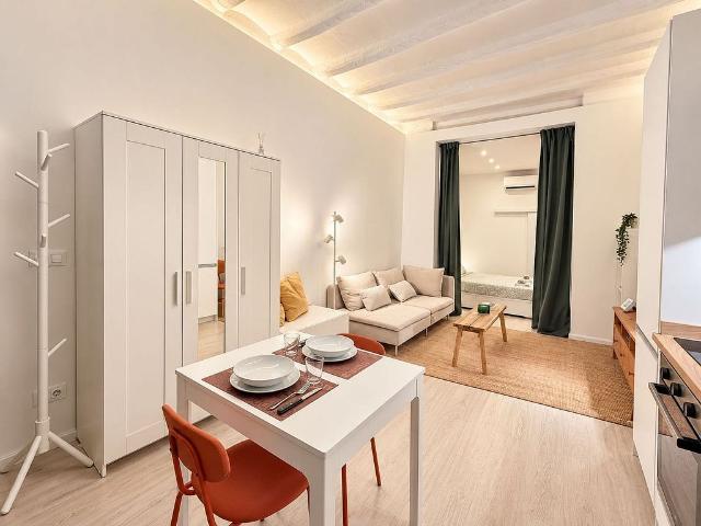 Piso en venta en ronda De Sant Antoni, Barcelona, de 35 m² 1 habitación por 190.000