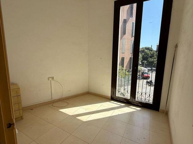 Piso en venta en ronda De Sant Pau, Barcelona, de 92 m² 2 habitaciones por 390.000