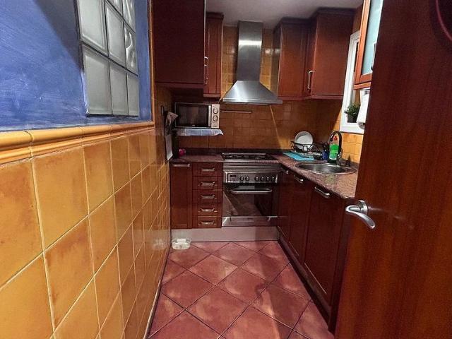 Piso en venta en ronda De Sant Ramon, Sant Boi de Llobregat, de 60 m² 3 habitaciones por 230.000