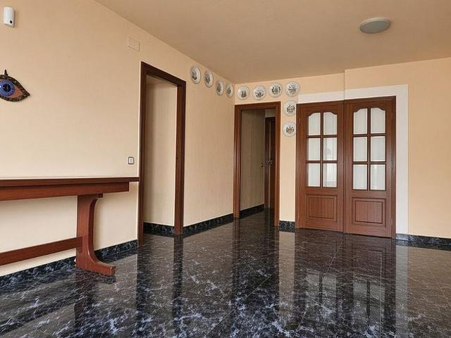 Piso en venta en ronda Francesc Macià, Mataró, de 87 m² 3 habitaciones por 228.000