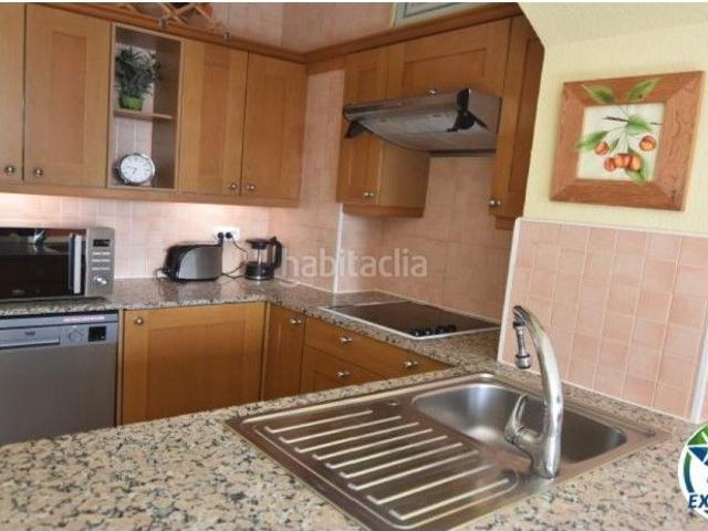 Piso en venta en Roses, Centre Costa Brava. Apartamento con licencia turística en Santa Margarita, Roses, con terraza y piscinas comunitarias. Pisos.