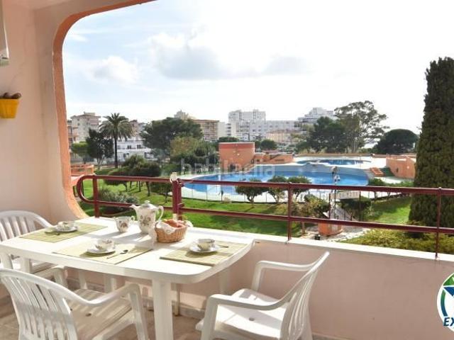 Piso en venta en Roses, Santa Margarida Costa Brava. Apartamento con licencia turística en Santa Margarita, Roses, con terraza y piscinas comunitarias. Pisos.