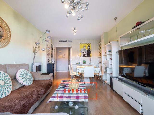 Piso en venta en Roquetas de Mar, Las Salinas. CABOKEY VENDE PISO DE 3 DORMITORIOS CON GARAJE TERRAZA Y PATIO EN ROQUETAS DE MAR ZONA AUDITORIO. Pisos Roquetas de.