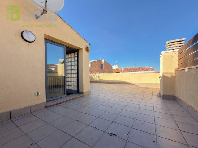 Piso en venta en Sunyer. Dúplex de 4 habitaciones en venta en Sunyer. Pisos.