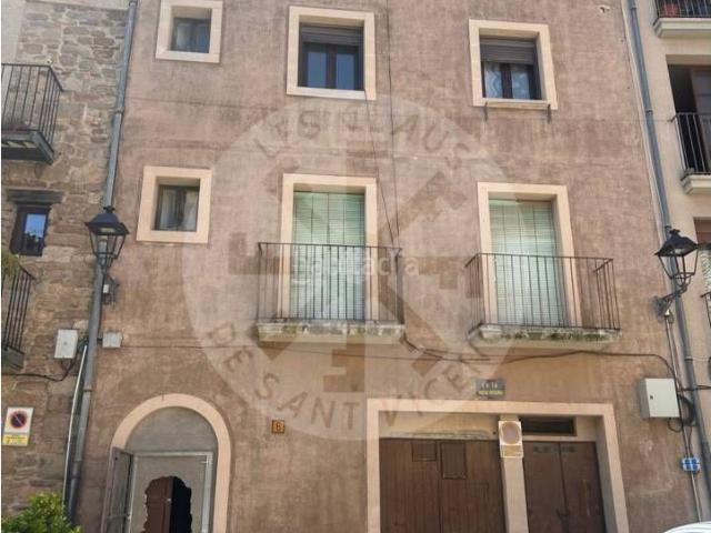 Piso en venta en Súria. Oportunidad en Súria! Vivienda a reformar íntegramente, ideal para invertir o crear tu hogar a medida. Pisos.
