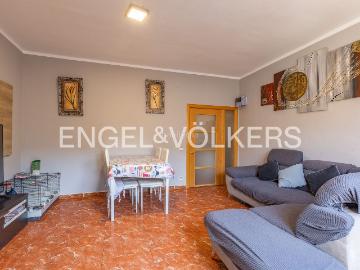 Piso en venta en Sabadell, Campoamor. GRAN PISO DE CUATRO HABITACIONES EXTERIOR A UN PASO DEL PARC CENTRAL. Pisos.