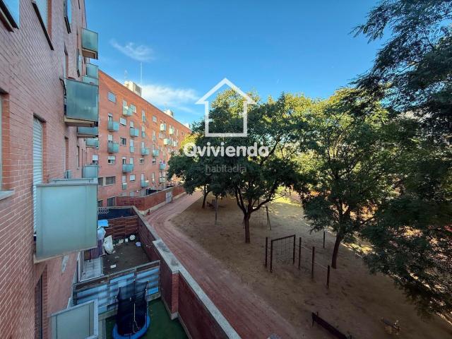 Piso en venta en Sabadell, Can Puiggener. Piso de 3 habitaciones con amplio comedor en Sabadell. Pisos.