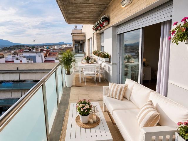 Piso en venta en Sabadell, Can Roqueta. VIVIENDA CON PISCINA Y ZONA INFANTIL. Pisos.