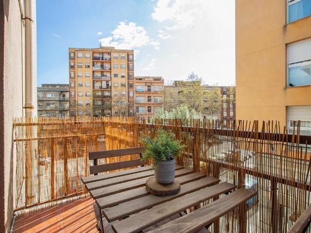 Piso en venta en Sabadell, Can Rull. MAGNIFICA VIVIENDA 100 M. 4 HABITACIONES CANTONERO 2 BALCONES TOTALMENTE REFORMADO. Pisos.