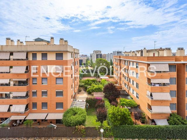 Piso en venta en Sabadell, Castellarnau. PRECIOSO ÁTICO 3 HAB. PISCINA PADDEL 2 PK ZONA INFANTIL. Pisos.