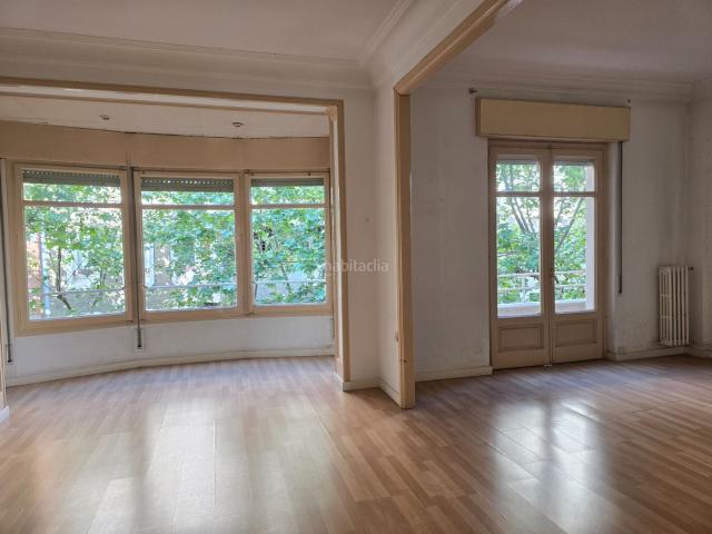 Piso en venta en Sabadell, Centre. Excepcional piso señorial en plena Rambla de Sabadell 166 m² de elegancia y amplitud. Pisos.