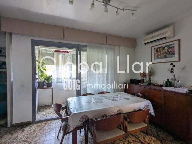 Piso en venta en Sabadell, Concòrdia. Ideal inversión, precio y zona. Pisos.