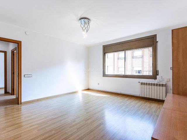Piso en venta en Sabadell, Concòrdia. PISO PARA ENTRAR A VIVIR EN LA ZONA DE LA CONCORDIA. Pisos.