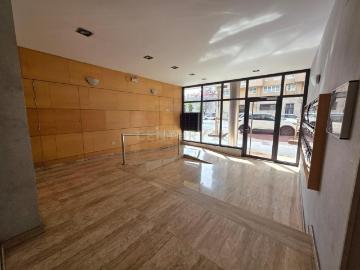 Piso en venta en Sabadell, Covadonga. DISTINCIÓN, LUZ Y AMPLITUD EN EDIFICIO SEÑORIAL EN UNA DE LAS ZONAS MÁS PRESTIGIOSAS Y CÉNTRICAS DE SABADELL. Pisos.