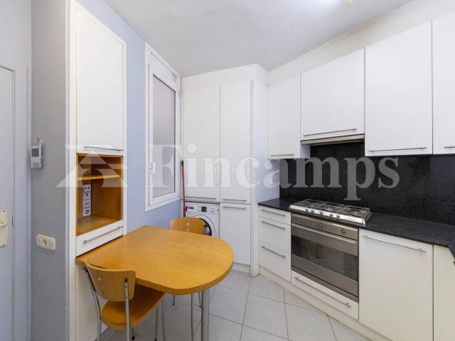 Piso en venta en Sabadell, Creu Alta. Venta de piso de 4 habitaciones en La Creu Alta, Sabadell. Pisos.