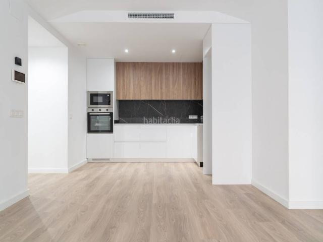 Piso en venta en Sabadell, Creu Alta. Venta de piso exterior de 75 m en La Creu Alta, Sabadell. Pisos.