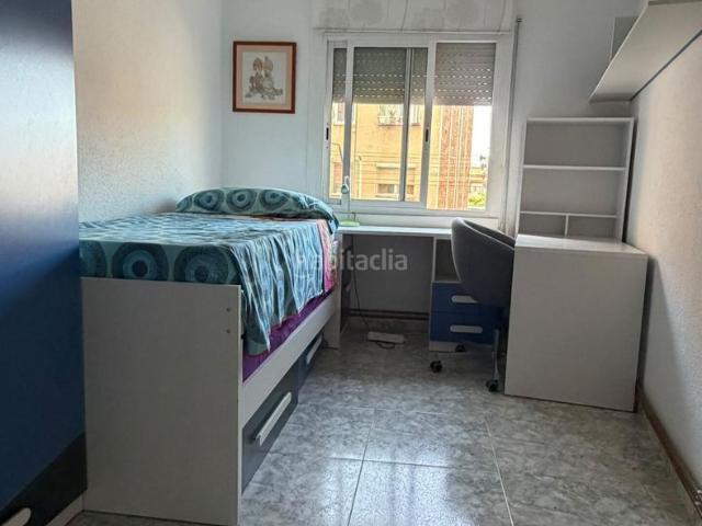 Piso en venta en Sabadell, Creu Alta. VIVIENDA TOTALMENTE EXTERIOR, LUMINOSA Y CON BALCÓN EN CREU ALTA. Pisos.