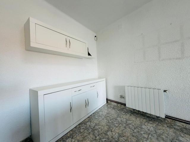 Piso en venta en Sabadell, Creu Alta. AMPLIO PISO CON BALCÓN, ASCENSOR Y VISTAS DESPEJADAS. Pisos.