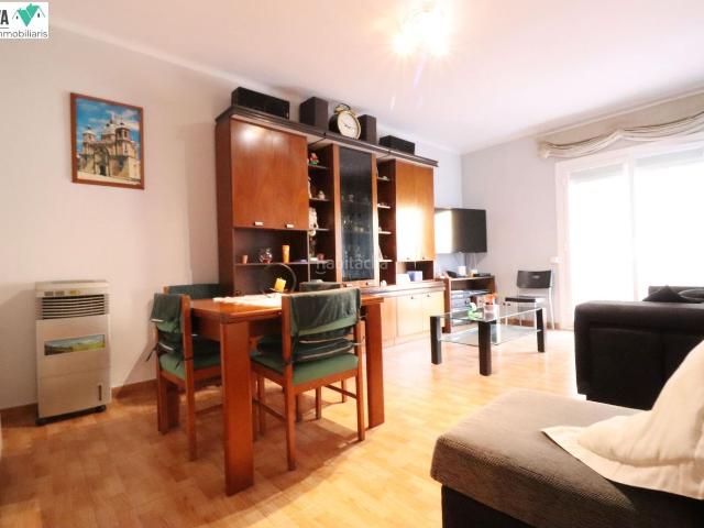 Piso en venta en Sabadell, Creu Alta. con ascensor, balcón y 3 habitaciones. Pisos.