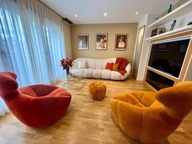 Piso en venta en Sabadell, Creu Alta. Espectacular Piso con Parking y Trastero. Pisos.