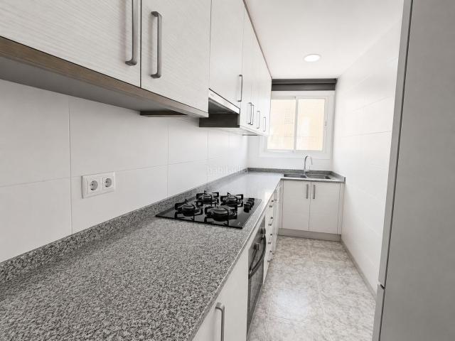 Piso en venta en Sabadell, Creu Alta. Junto al Mercat de la Creu Alta. Pisos.