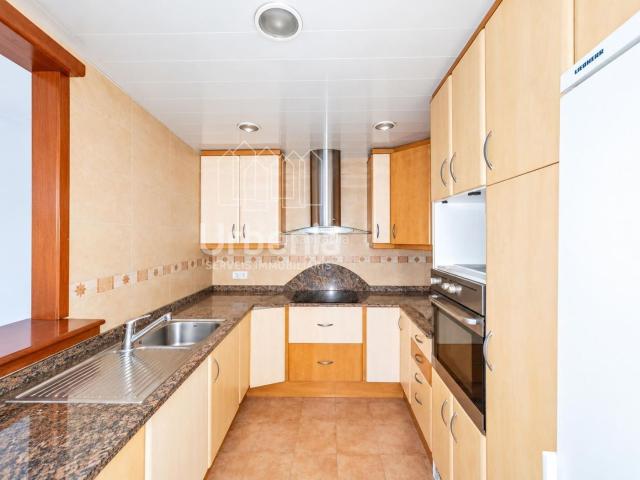 Piso en venta en Sabadell, Creu Alta. Piso con balcón en La Creu Alta, Sabadell. Pisos.
