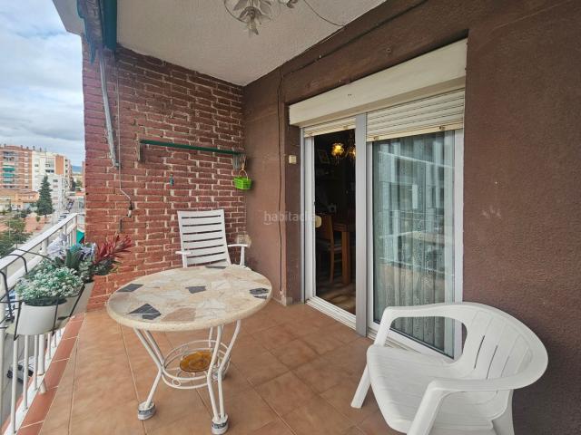 Piso en venta en Sabadell, Creu Alta. Piso en Creu Alta con ascensor y 3 habitaciones. Pisos.