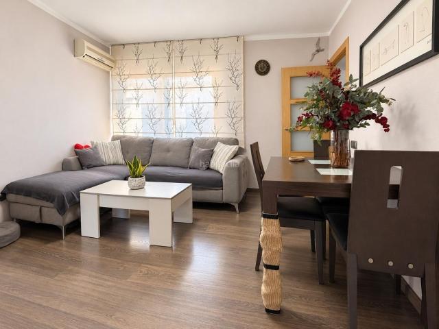 Piso en venta en Sabadell, Creu de Barberà. LUZ, REFORMA Y 3 HABITACIONES EN LA CREU DE BARBERÀ. Pisos.