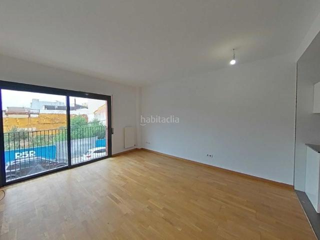 Piso en venta en Sabadell, Creu de Barberà. PISO EN VENTA ACTUALMENTE ALQUILADO EN CAMPOAMOR CON PARKING INCLUIDO! IDEAL INVERSORES!. Pisos.