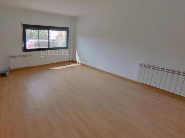 Piso en venta en Sabadell, Creu de Barberà. PISO EN VENTA ACTUALMENTE ALQUILADO EN CAMPOAMOR CON PARKING INCLUIDO! IDEAL INVERSORES!. Pisos.