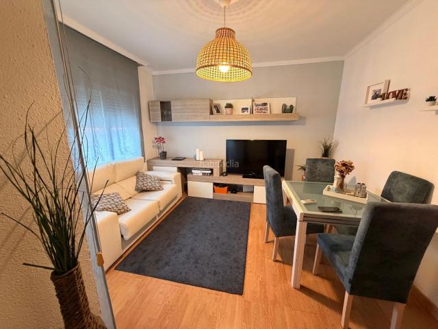 Piso en venta en Sabadell, Creu de Barberà. Piso en venta de 3 habitaciones en Creu de Barberà, Sabadell. Pisos.