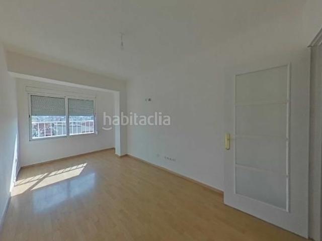 Piso en venta en Sabadell, Creu de Barberà. Piso en venta en calle Magi Colet. Pisos.