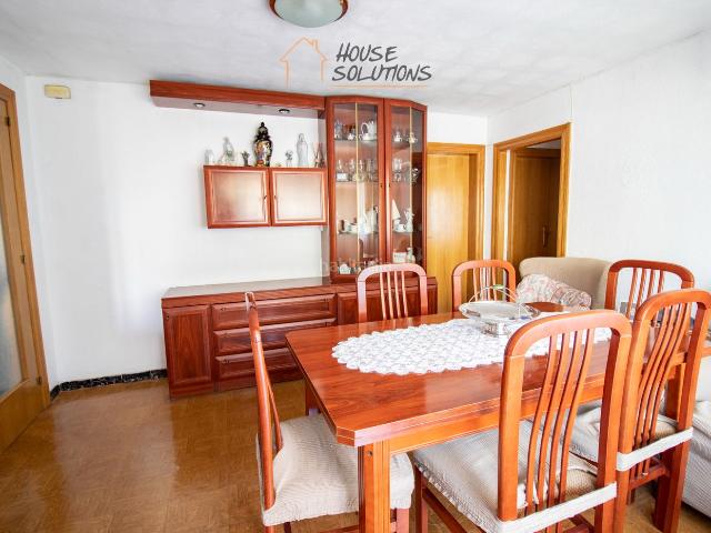 Piso en venta en Sabadell, Els Merinals. Piso de 4 dormitorios. Pisos.