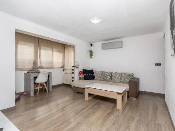 Piso en venta en Sabadell, Els Merinals. PISO TOTALMENTE EXTERIOR REFORMADO. Pisos.