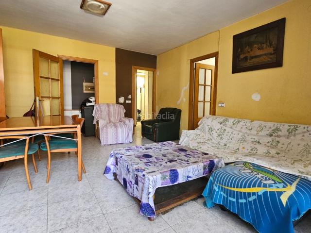 Piso en venta en Sabadell, Hostafrancs. PISO CON GRAN POSIBILIDADES. Pisos.