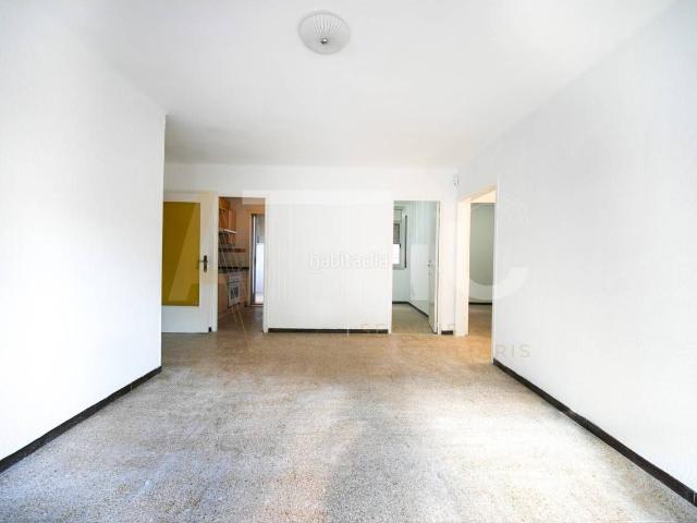 Piso en venta en Sabadell, La Plana del Pintor. PISO EN CA NORIAC, 4 HABITACIONES, 1 BAÑO Y COCINA CON GALERIA. Pisos.