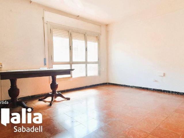 Piso en venta en Sabadell, Les Termes. OCASIÓN 4 HABITACIONES. Pisos.