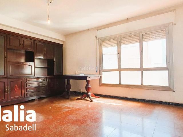 Piso en venta en Sabadell, Les Termes. PISO DE 4 HABITACIONES BIEN UBICADO Y MUY LUMINOSO. Pisos.